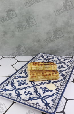 Prato Retangular de Melamina Nippo Para Alimentos Como Sushi Churrasco Saladas Multiuso Azul e Branco 46 cm