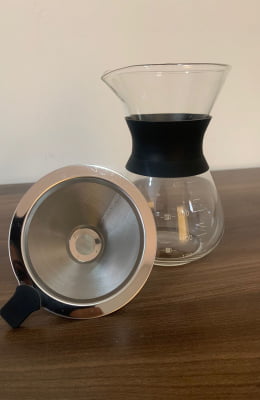 Cafeteira de Vidro Com Filtro Coador de Aço Inox e Anel de Apoio em Silicone 400ml Prático e Útil Hora do Café