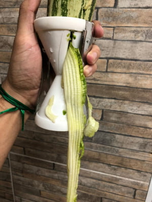 Fatiador cortador ralador de legumes vegetais espiral macarrão abobrinha branco ck4428