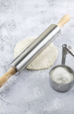 Rolo de Pizza Abrir Massas Macarrão Pastel Aço Inox e Madeira Antiaderente Pão Confeitaria Doces Profissional
